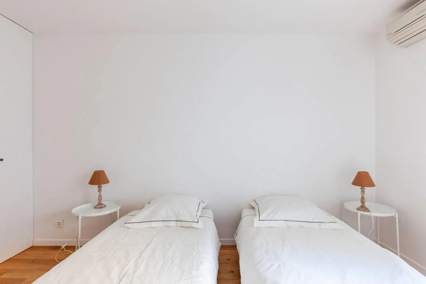 Apartment 3 Bedroom Flat Close Montmartre Paris