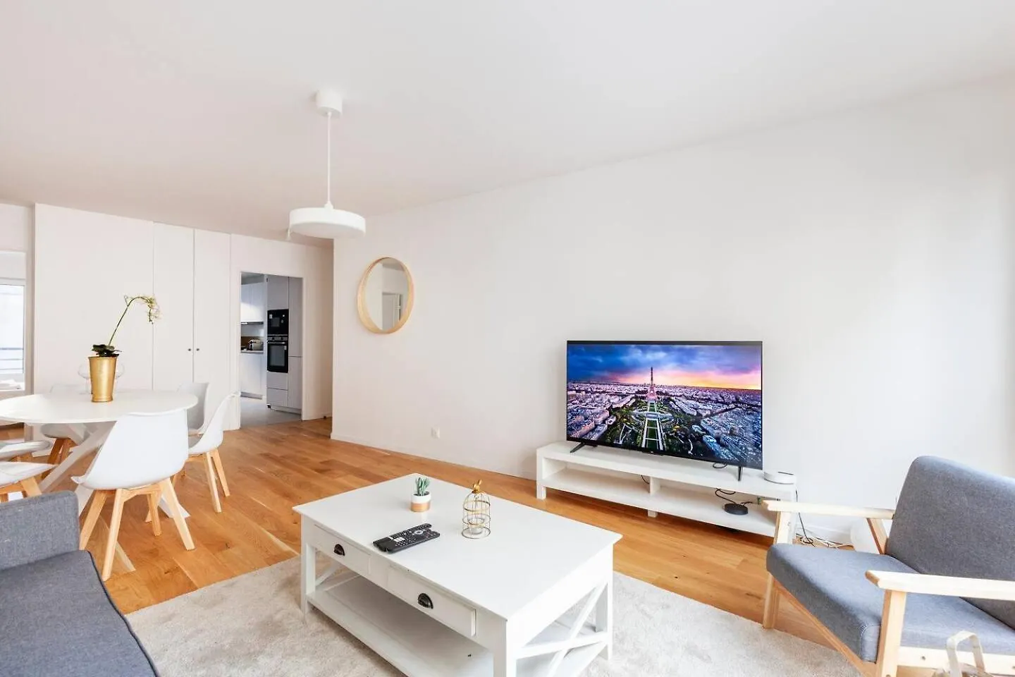 3 Bedroom Flat Close Montmartre Paris France