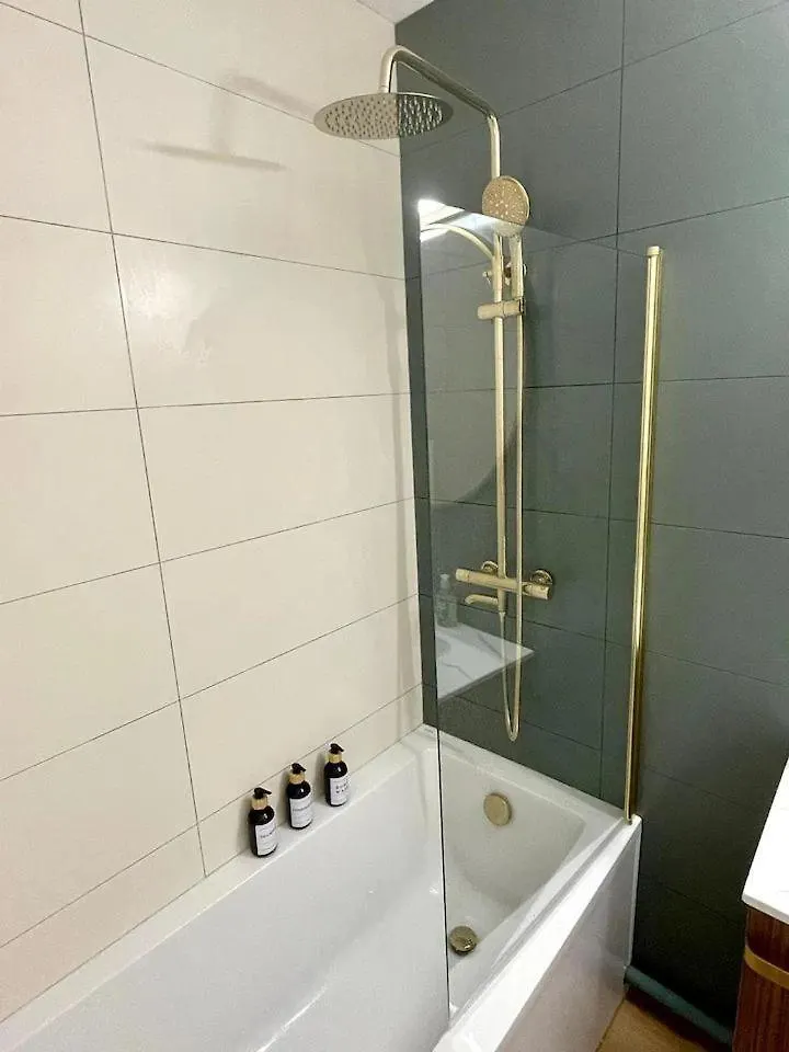 3 Bedroom Flat Close Montmartre Paris Apartment